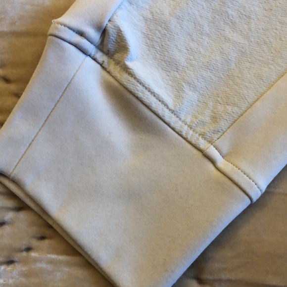 Athleta winter white Headlands Hybrid Trek Joggers. Stretch, two toned textured. - Picture 3 of 10